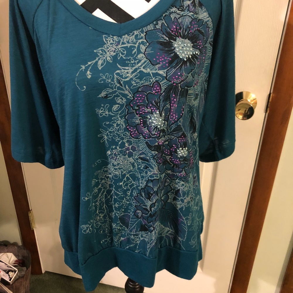 Wide short sleeve top